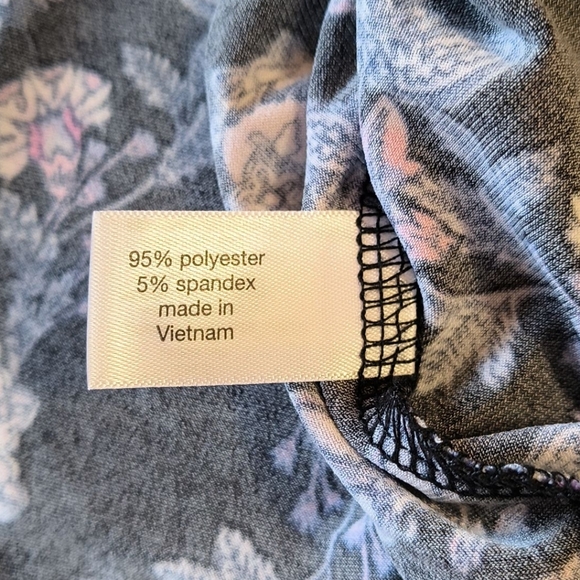 Lane Bryant Plus Size Floral Sleeveless Keyhole Blouse Size 22/24 - Picture 5 of 8